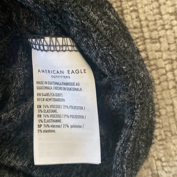 American Eagle zip up lightweight hoodie with pockets. - Picture 6 of 6